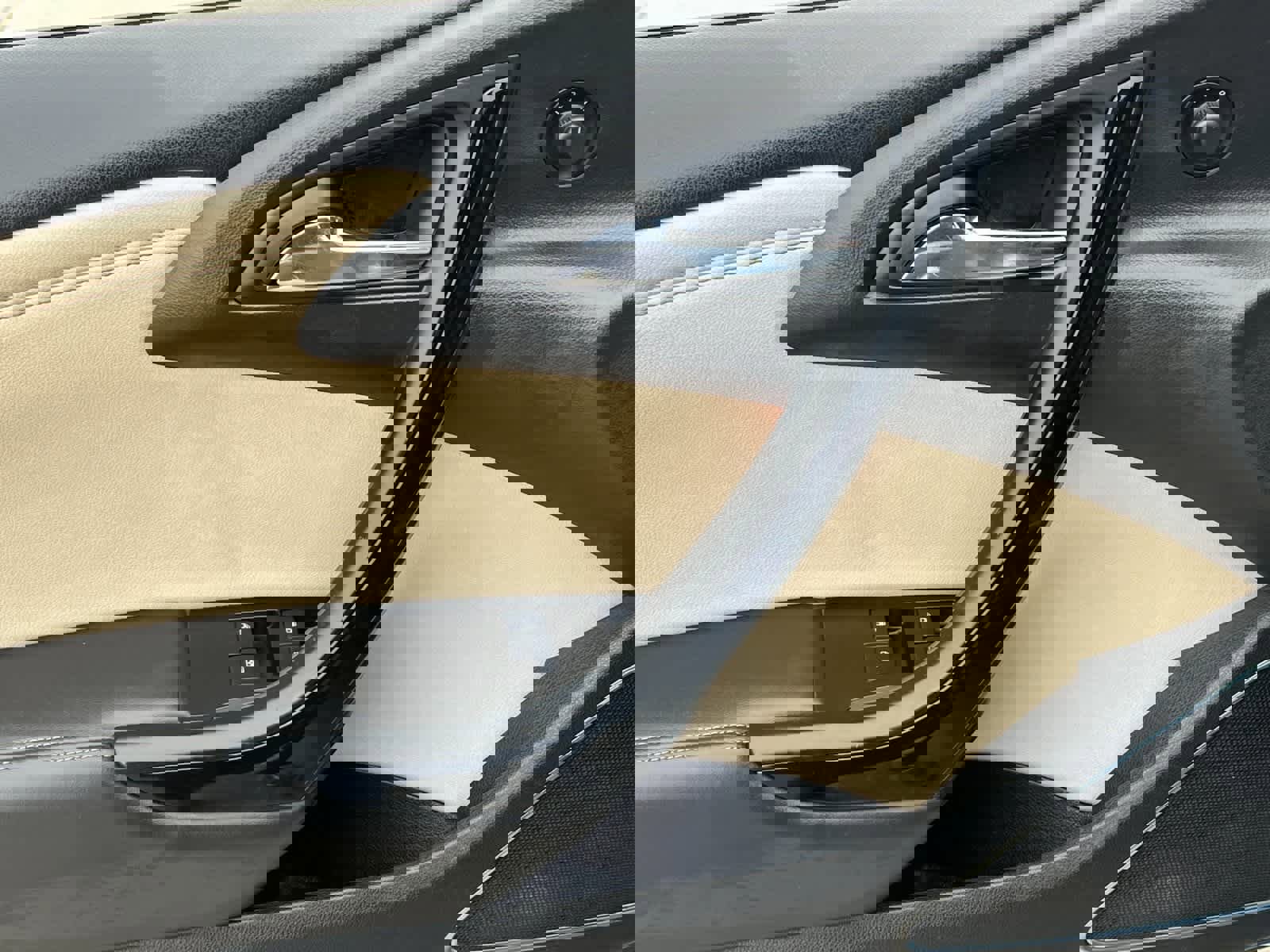 Used 2016 Buick Cascada Premium image 4