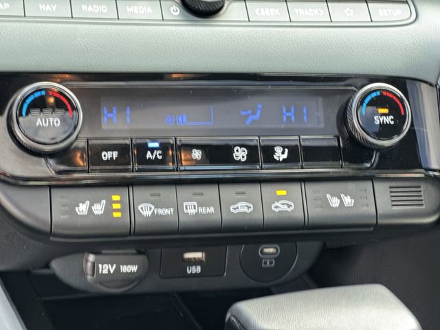 Used 2025 Hyundai Elantra Limited image 23