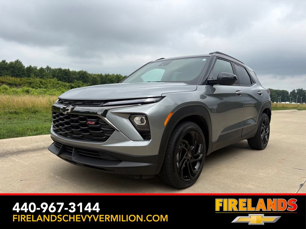 Used 2025 Chevrolet TrailBlazer RS w/ Driver Confidence Package FWD image 1