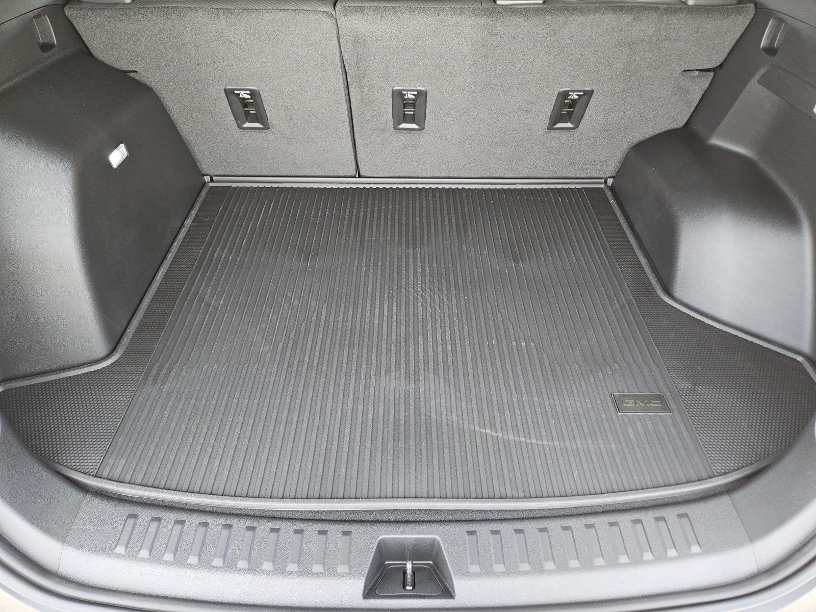 New 2027 GMC Terrain Elevation w/ LPO, Floor Liner Package FWD image 21