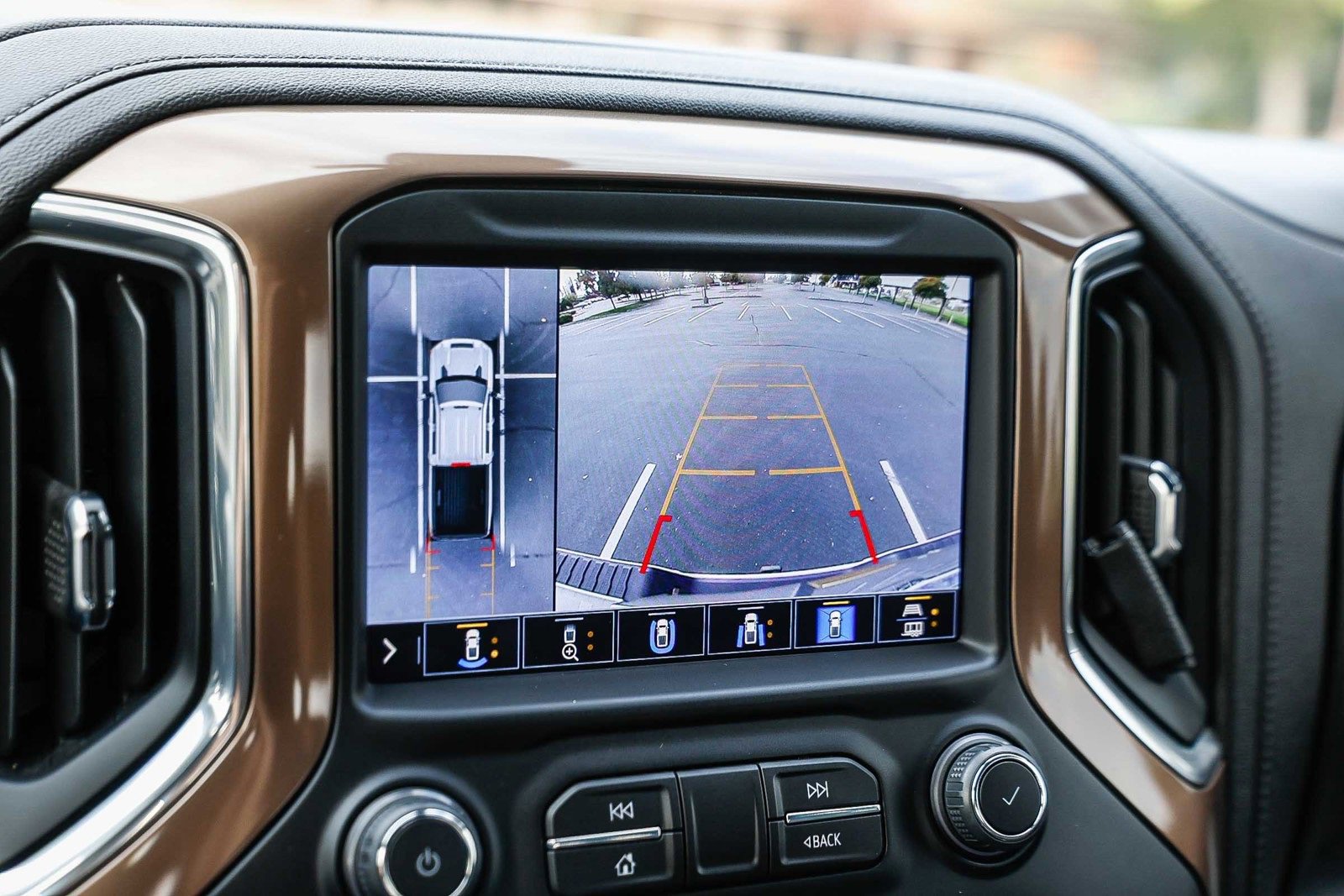 Used 2022 Chevrolet Silverado 2500 High Country w/ Safety Package II image 25