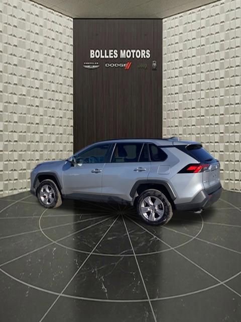 Used 2025 Toyota RAV4 XLE AWD/4WD image 8