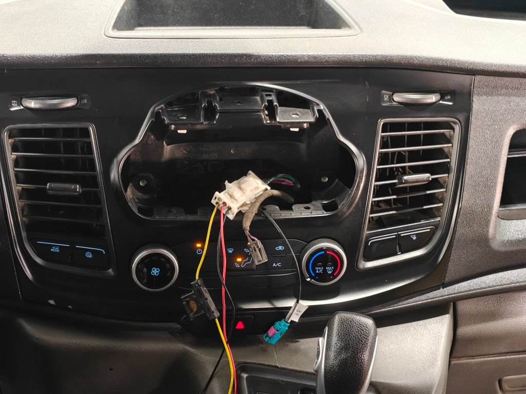Used 2021 Ford Transit 350 DRW RWD image 6