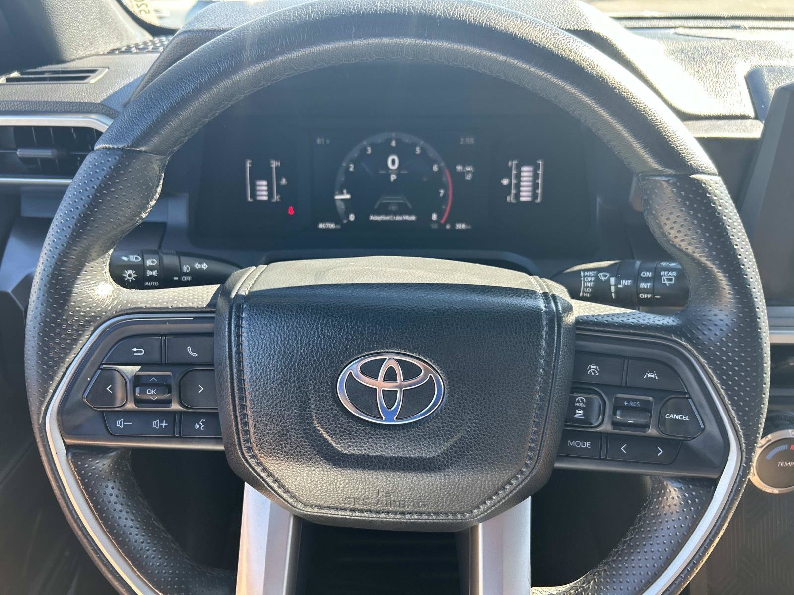 Used 2025 Toyota 4Runner SR5 AWD/4WD image 35
