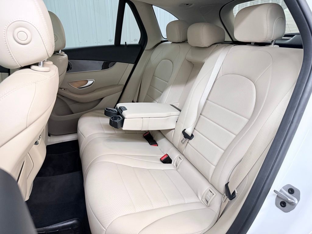 Used 2021 Mercedes-Benz GLC 300 image 32