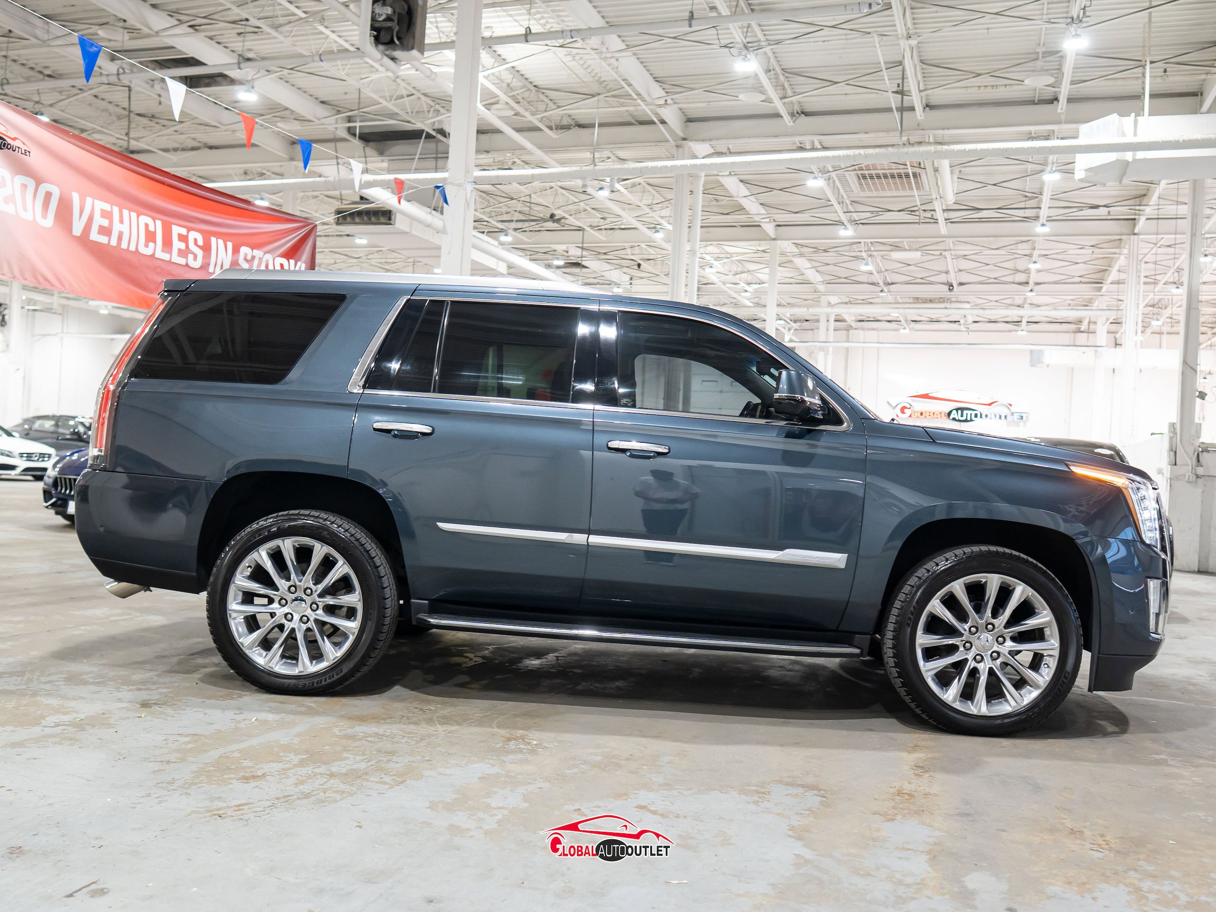 Used 2020 Cadillac Escalade Luxury AWD/4WD image 8