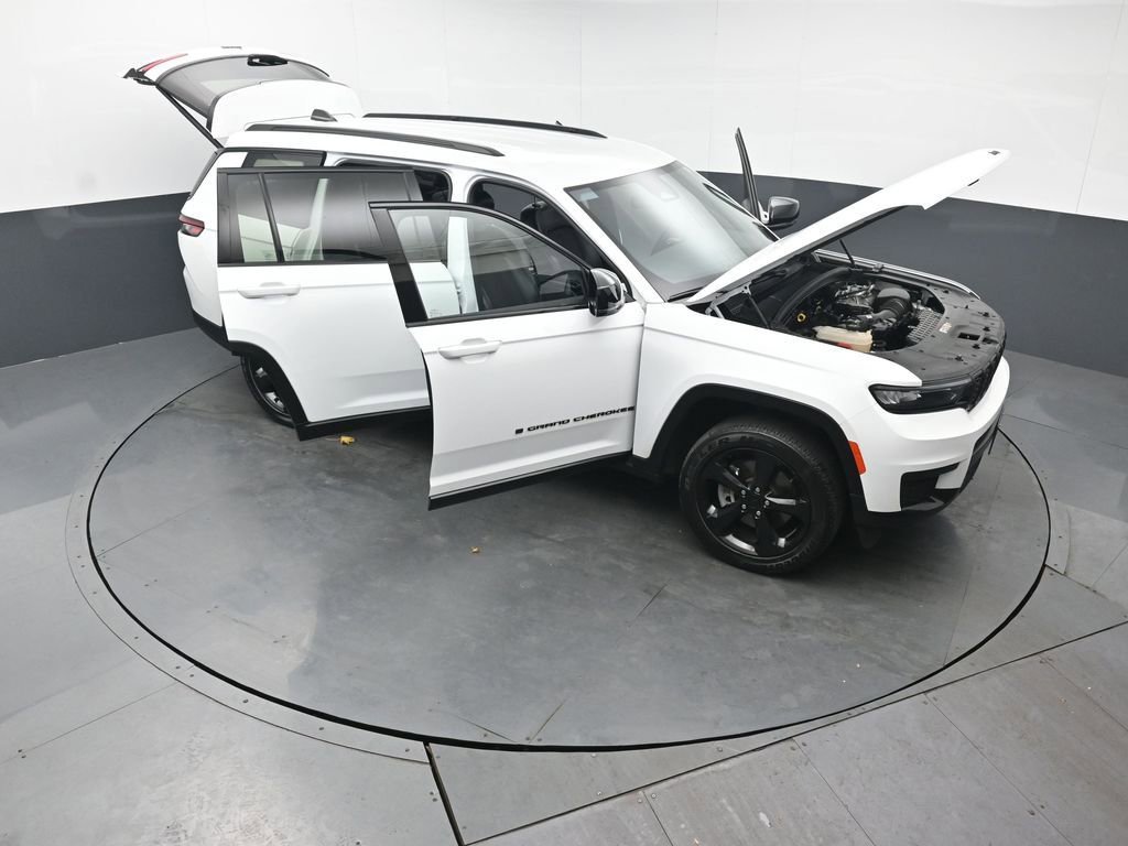 Used 2023 Jeep Grand Cherokee L Laredo image 46