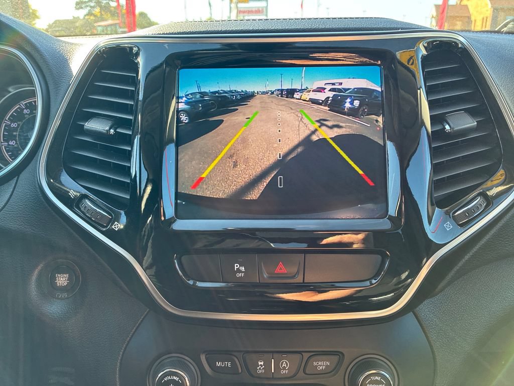 Used 2019 Jeep Cherokee Limited AWD/4WD image 32