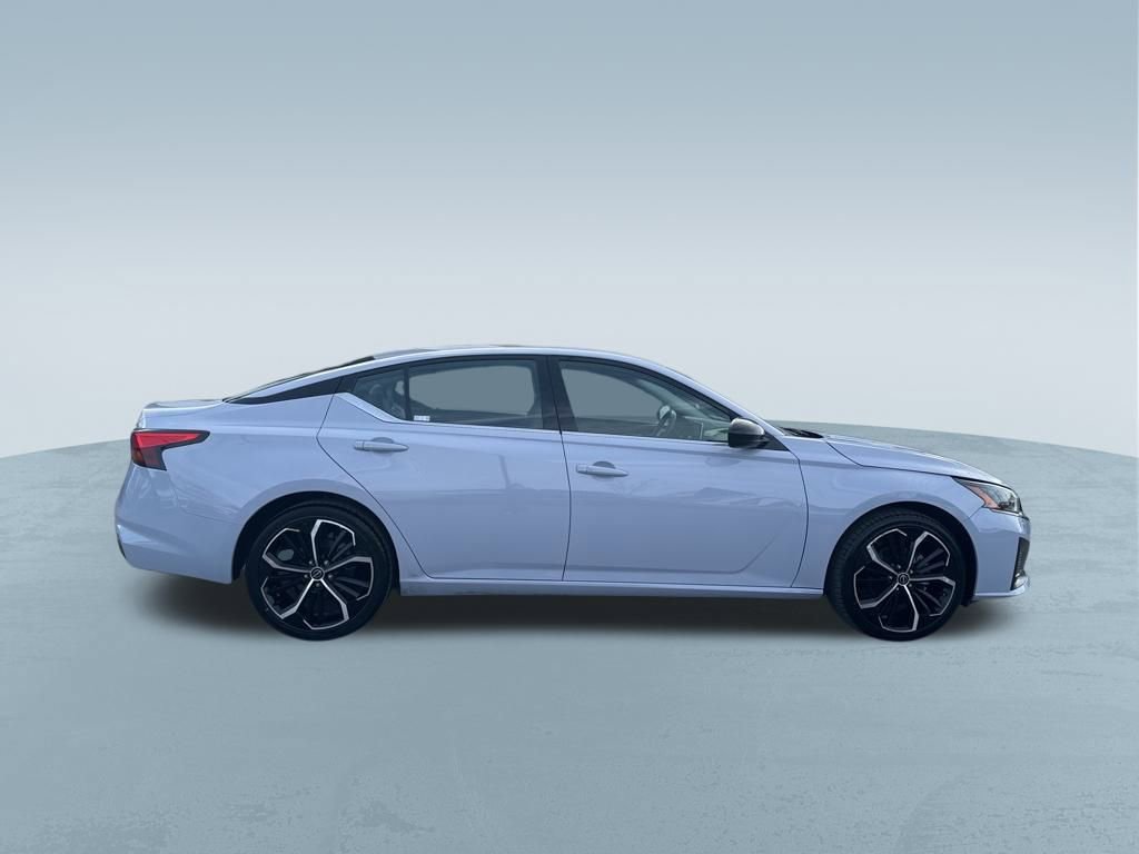 Used 2024 Nissan Altima 2.5 SR image 9