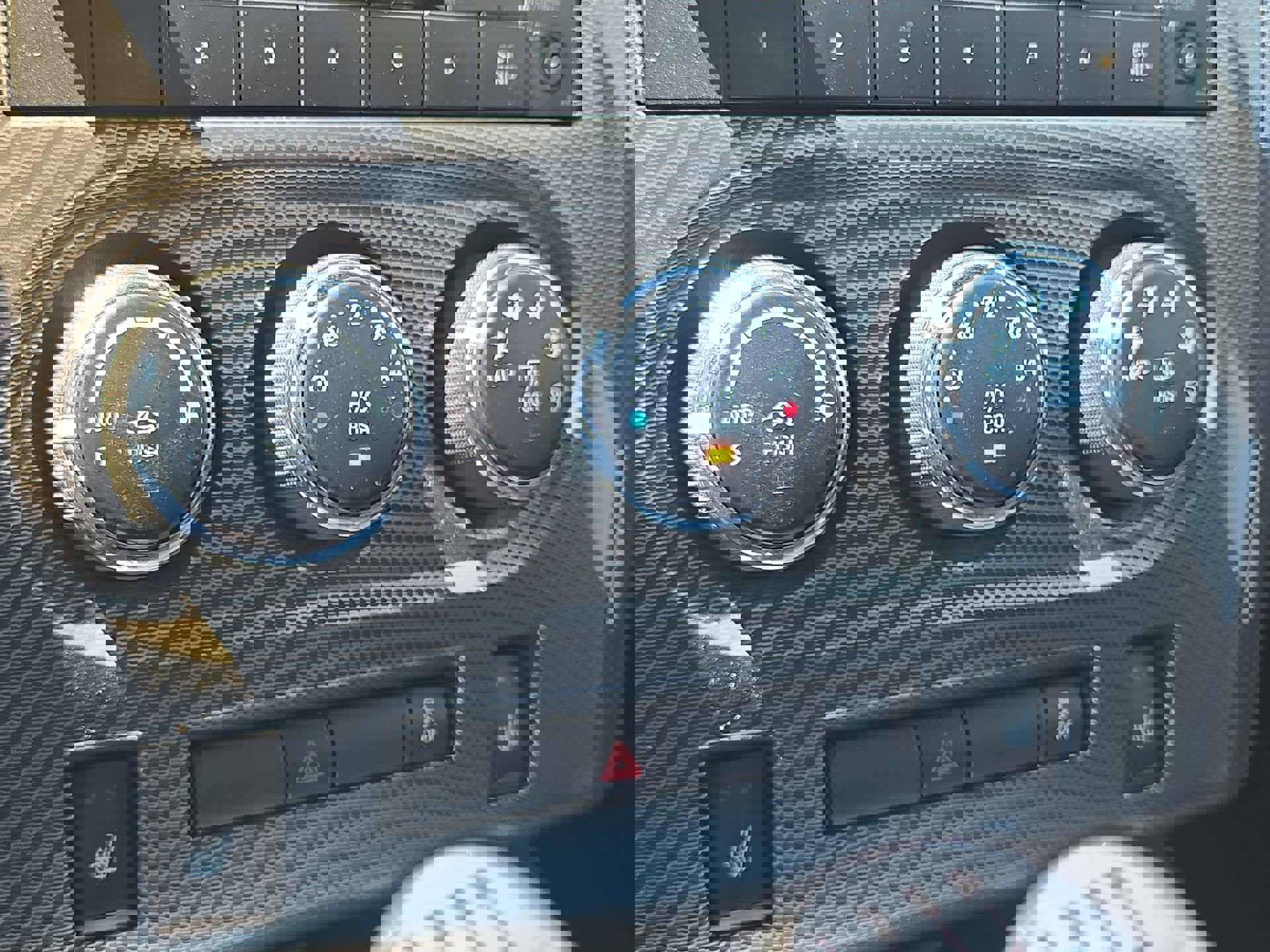 Used 2013 Dodge Challenger R/T Plus image 17