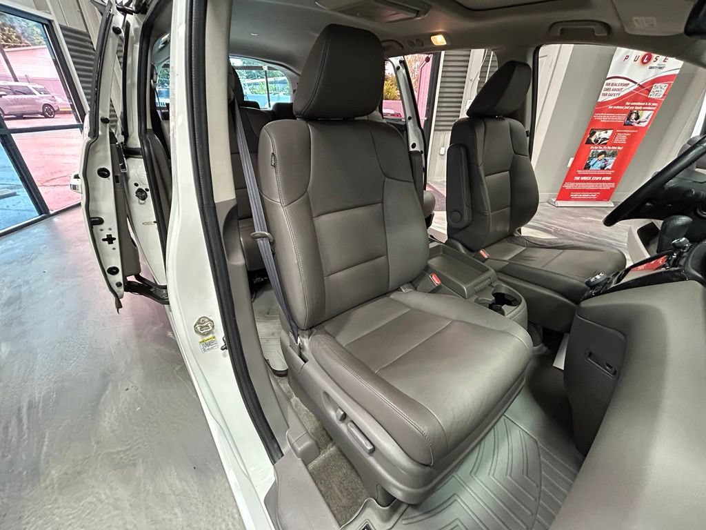 Used 2016 Honda Odyssey Touring image 4