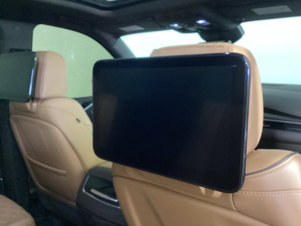 Used 2023 Cadillac Escalade Premium Luxury w/ Performance Package image 14