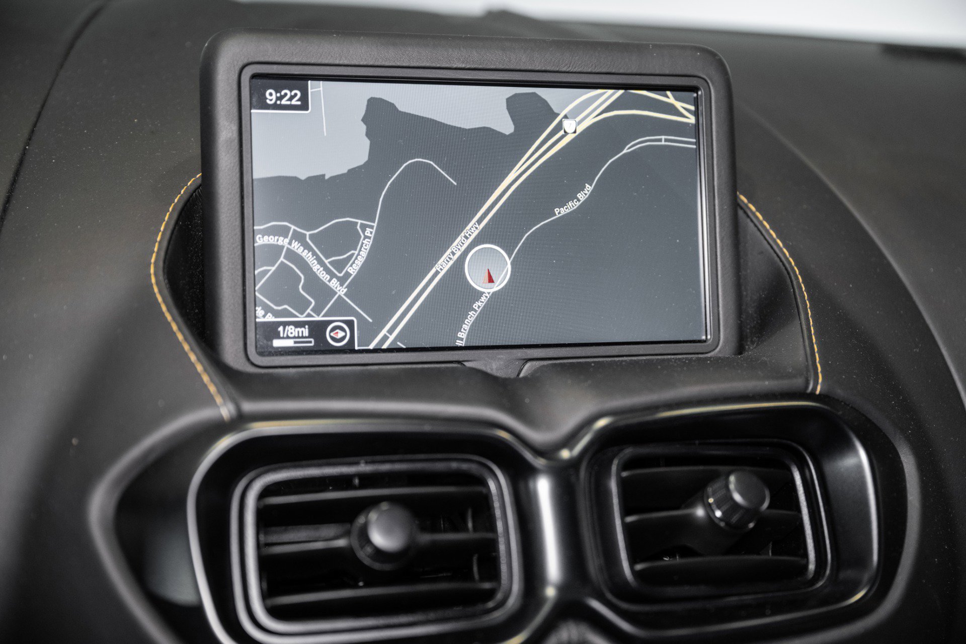 Used 2019 Aston Martin V8 Vantage image 25