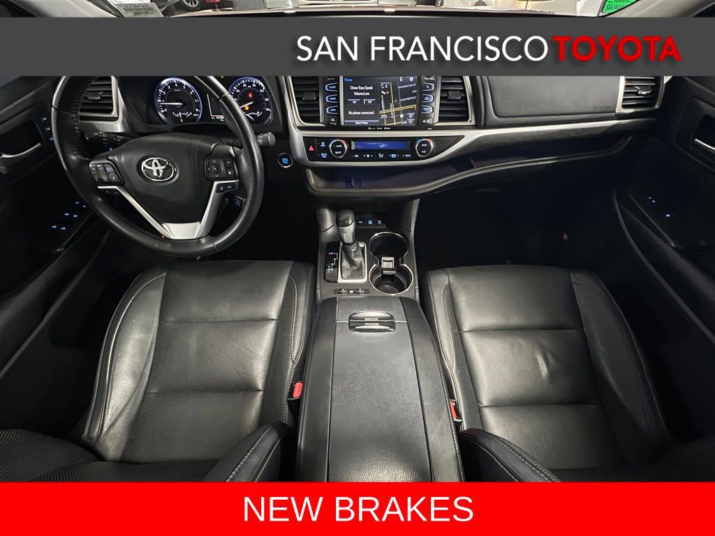 Used 2017 Toyota Highlander Limited AWD/4WD image 25