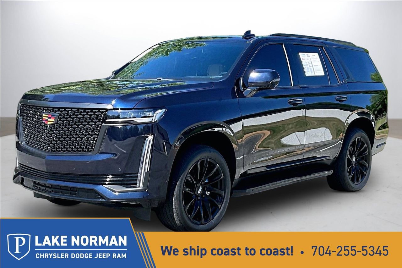 Used 2021 Cadillac Escalade Premium Luxury w/ LPO, Illumination Package AWD/4WD image 4