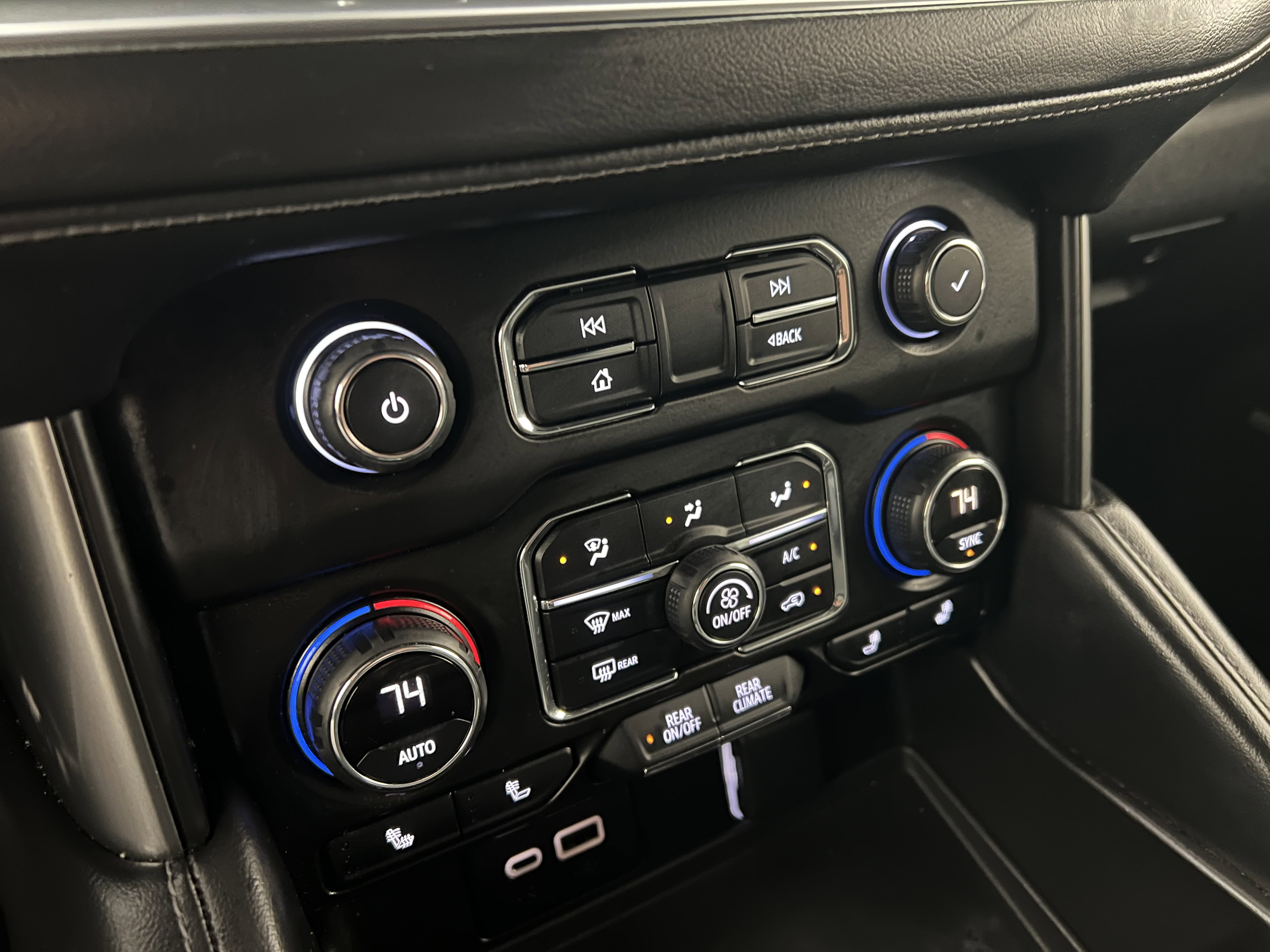 Used 2021 Chevrolet Tahoe Z71 w/ Z71 Signature Package image 30