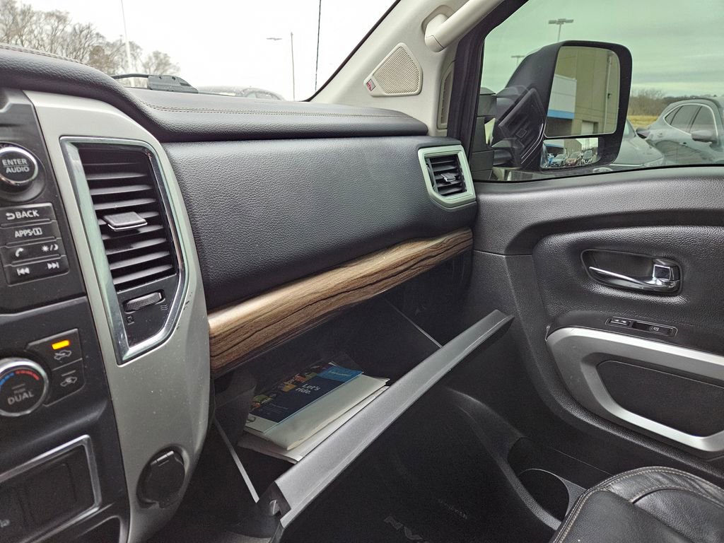 Used 2017 Nissan Titan SL w/ Chrome Package image 18