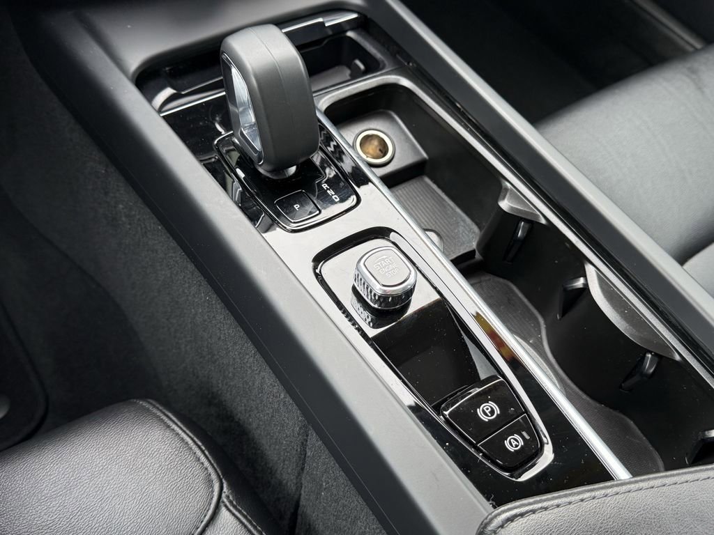 Certified 2024 Volvo S60 B5 Core image 26