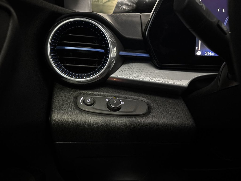 New 2026 Chevrolet Trax LT w/ Driver Confidence Package FWD image 18