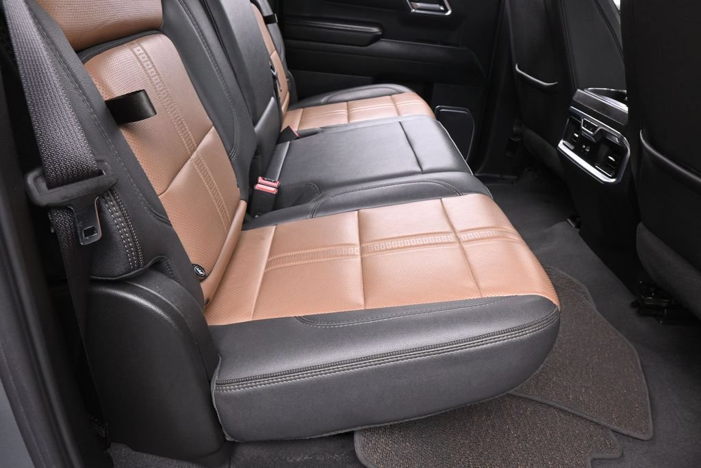 Used 2024 Chevrolet Silverado 1500 High Country w/ Technology Package AWD/4WD image 49