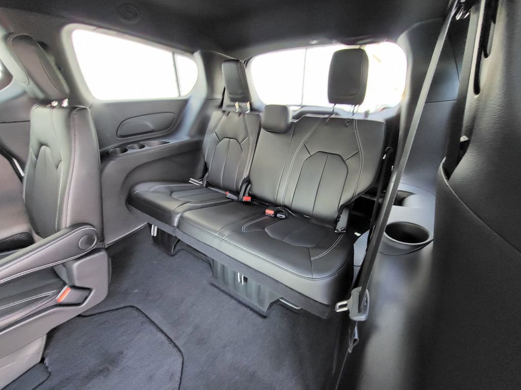 New 2026 Chrysler Pacifica Select w/ S Appearance Package image 28