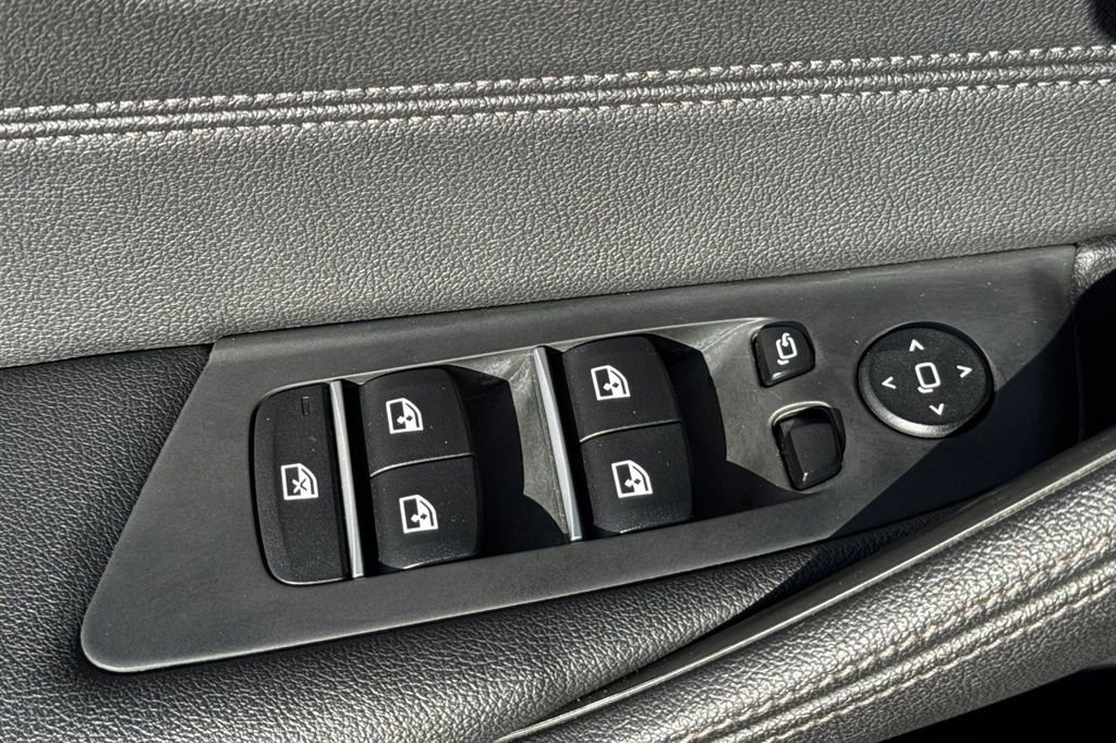 Used 2021 BMW 530i w/ Convenience Package image 11