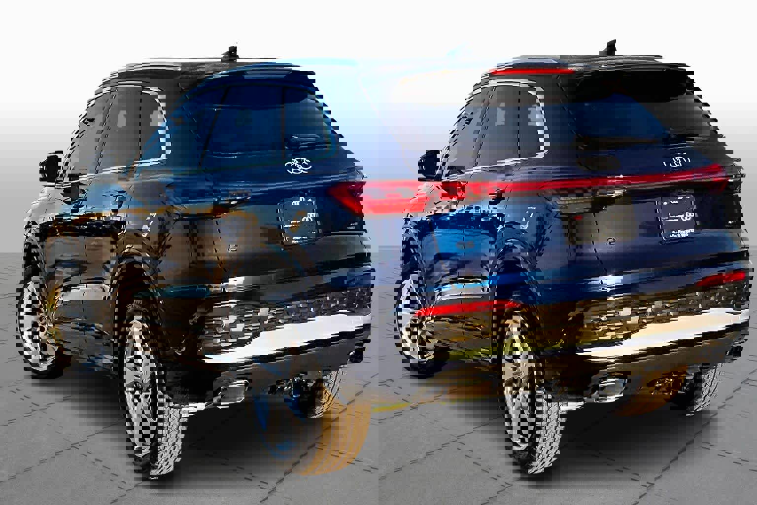 Certified 2025 Audi Q5 Premium Plus w/ Premium Plus image 12