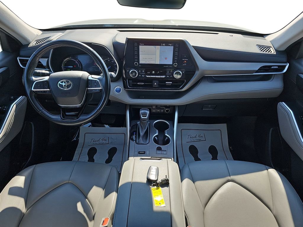 Used 2020 Toyota Highlander XLE image 12