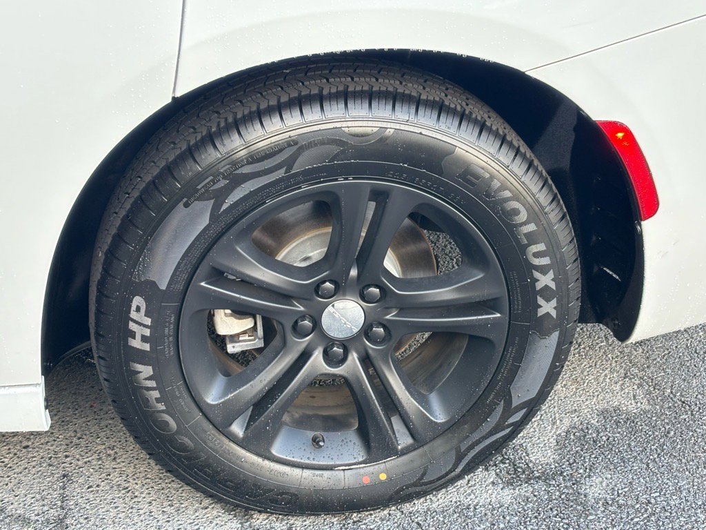 Used 2022 Dodge Charger SXT w/ Leather Interior Group image 5