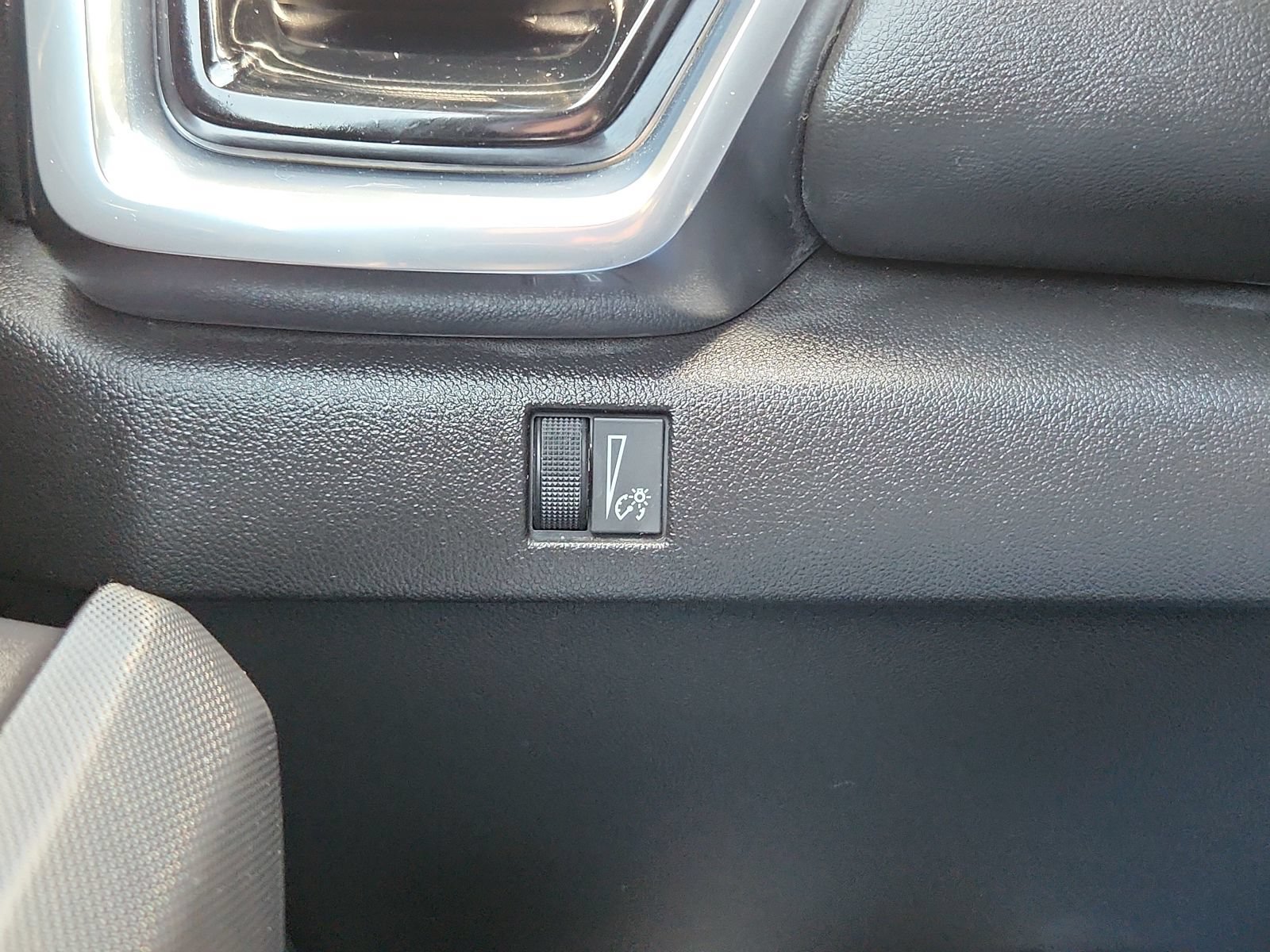 Used 2024 GMC Canyon Elevation w/ Convenience Package RWD image 17