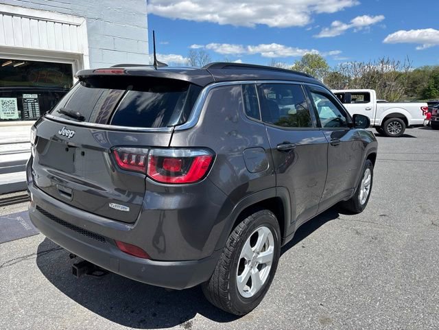 Used 2018 Jeep Compass Latitude w/ Popular Equipment Group AWD/4WD image 6