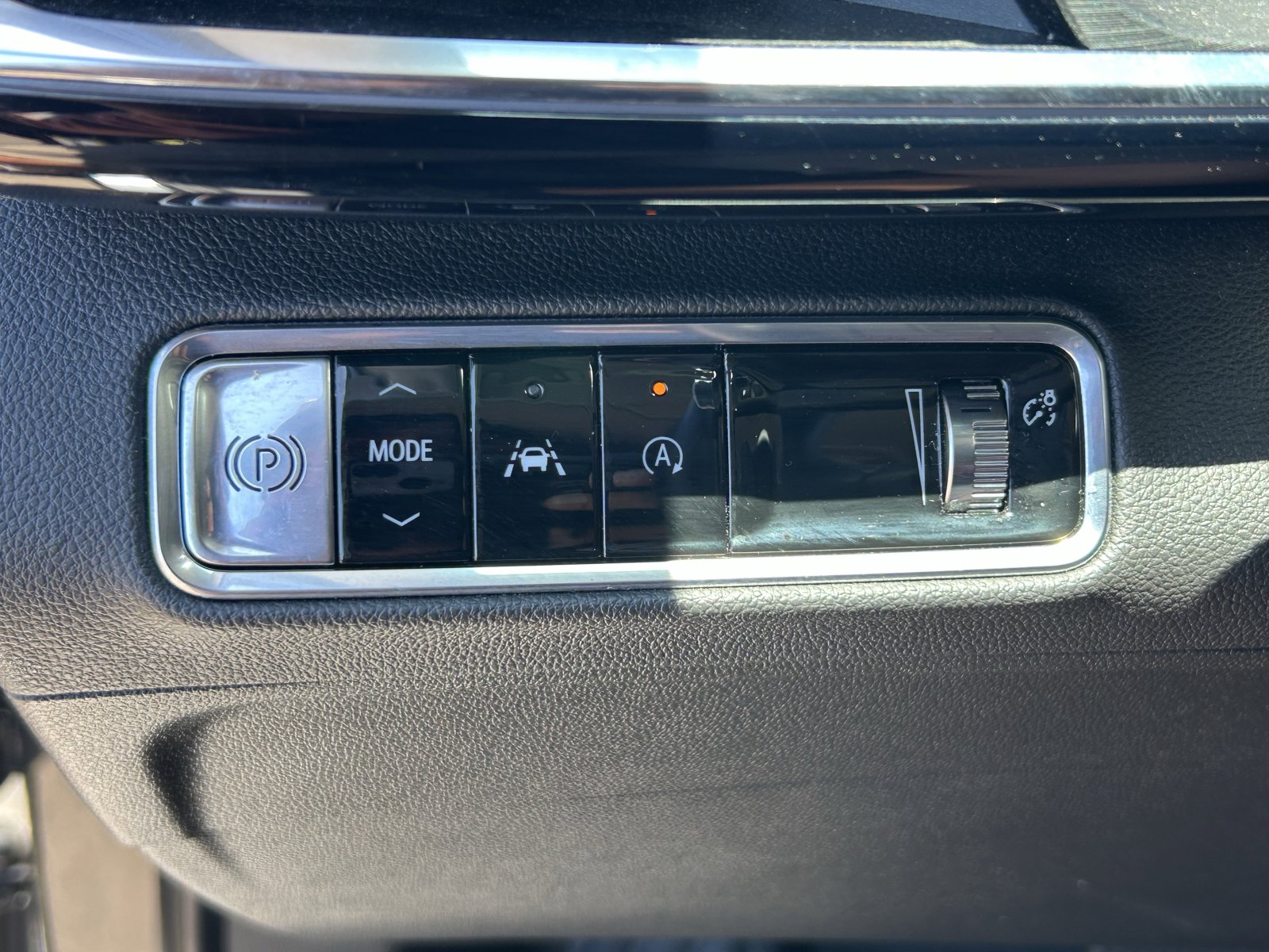 Certified 2024 Buick Envision Preferred AWD/4WD image 33