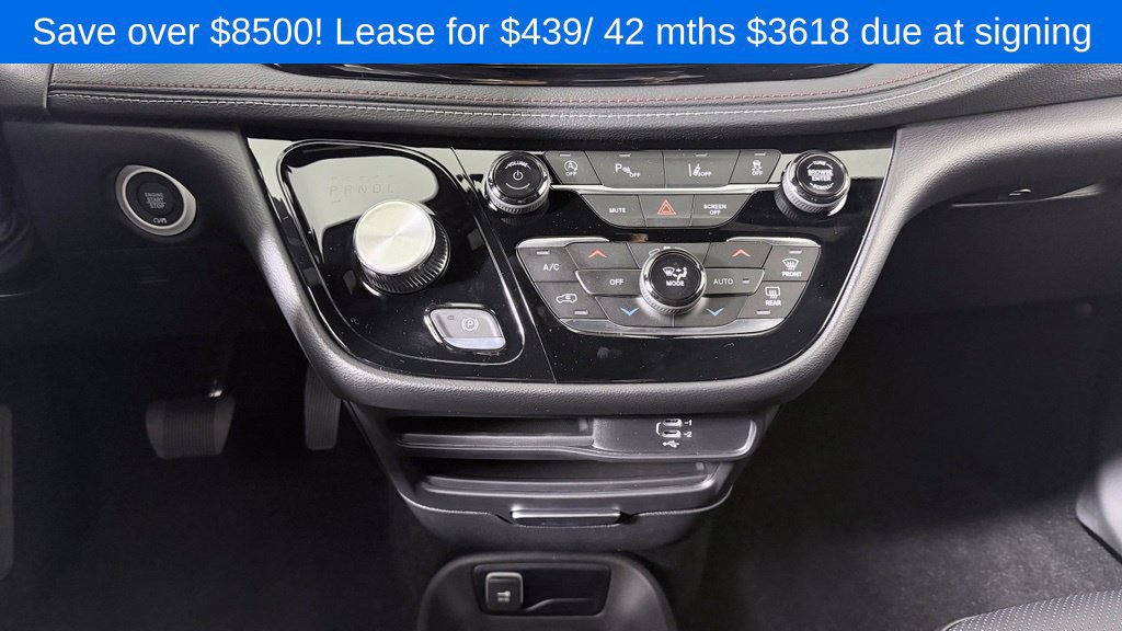 New 2027 Chrysler Pacifica Select AWD/4WD image 21