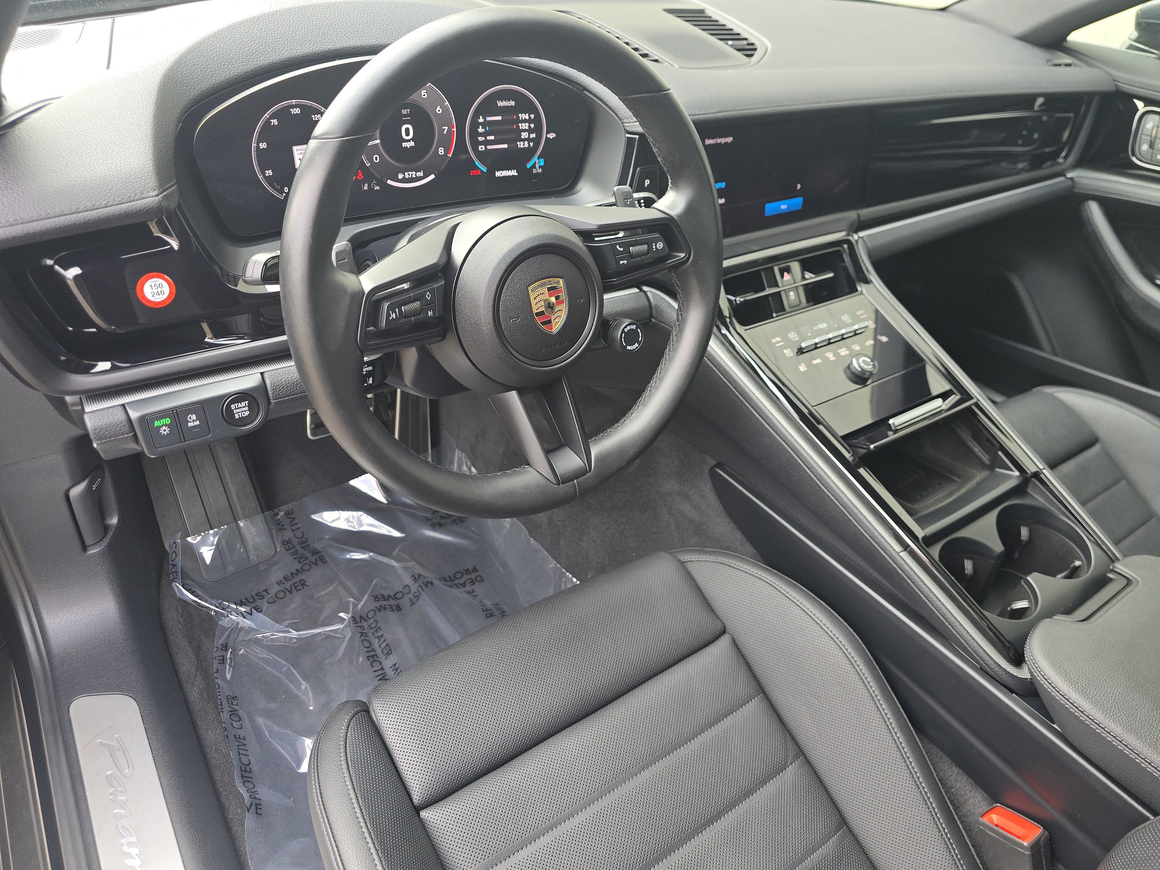 Certified 2025 Porsche Panamera 4 AWD/4WD image 4