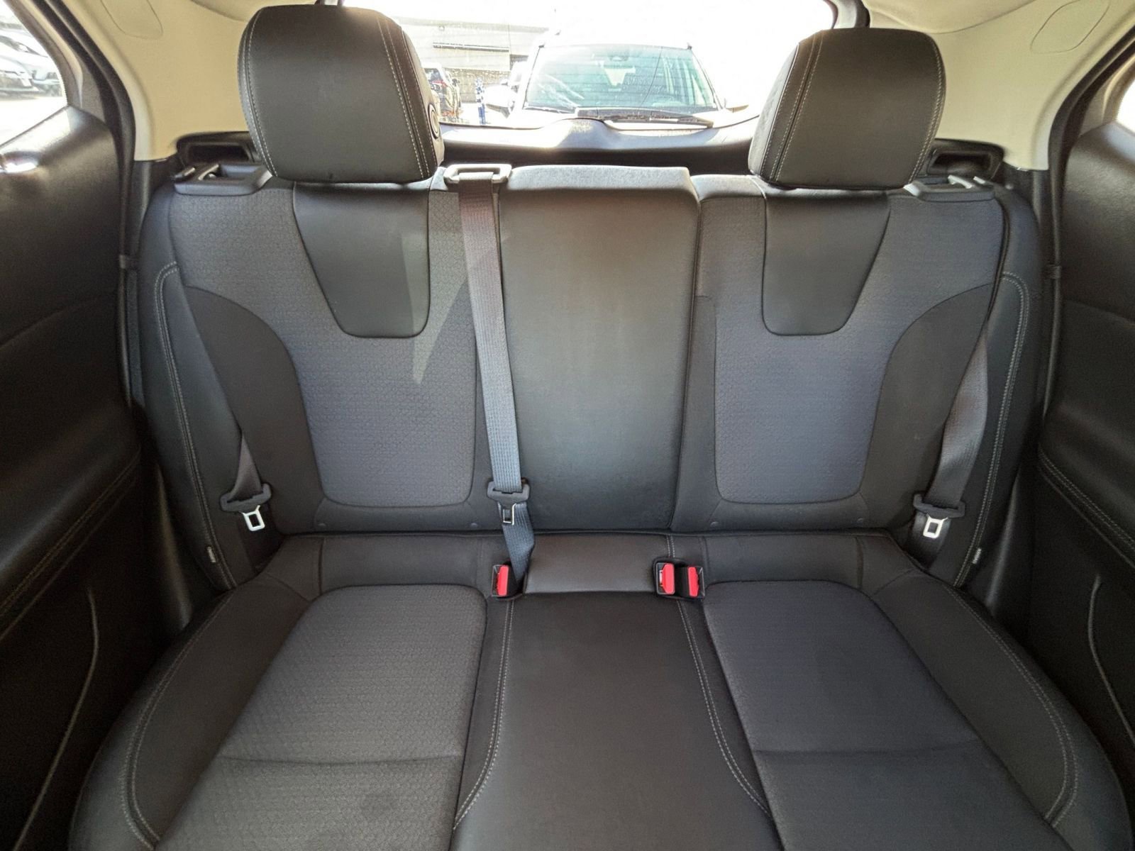 Used 2025 Buick Encore GX Preferred image 38