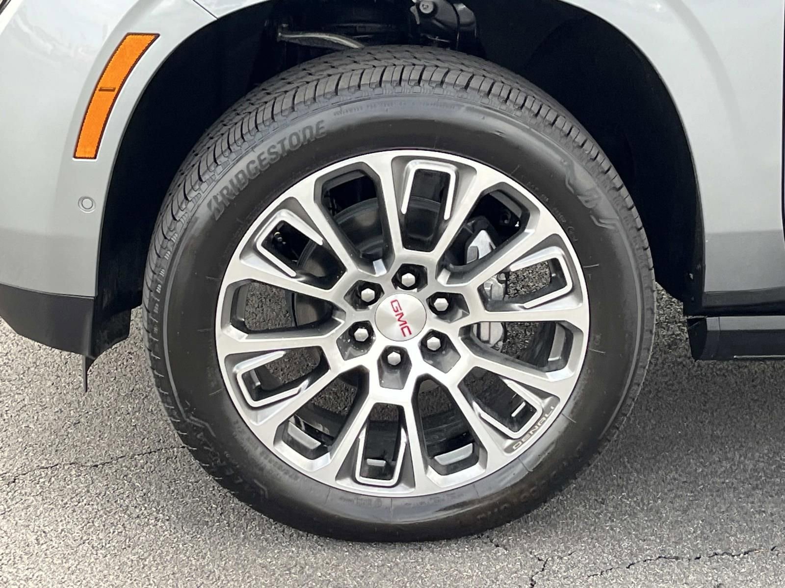 New 2026 GMC Yukon Denali w/ Denali Reserve Package image 12