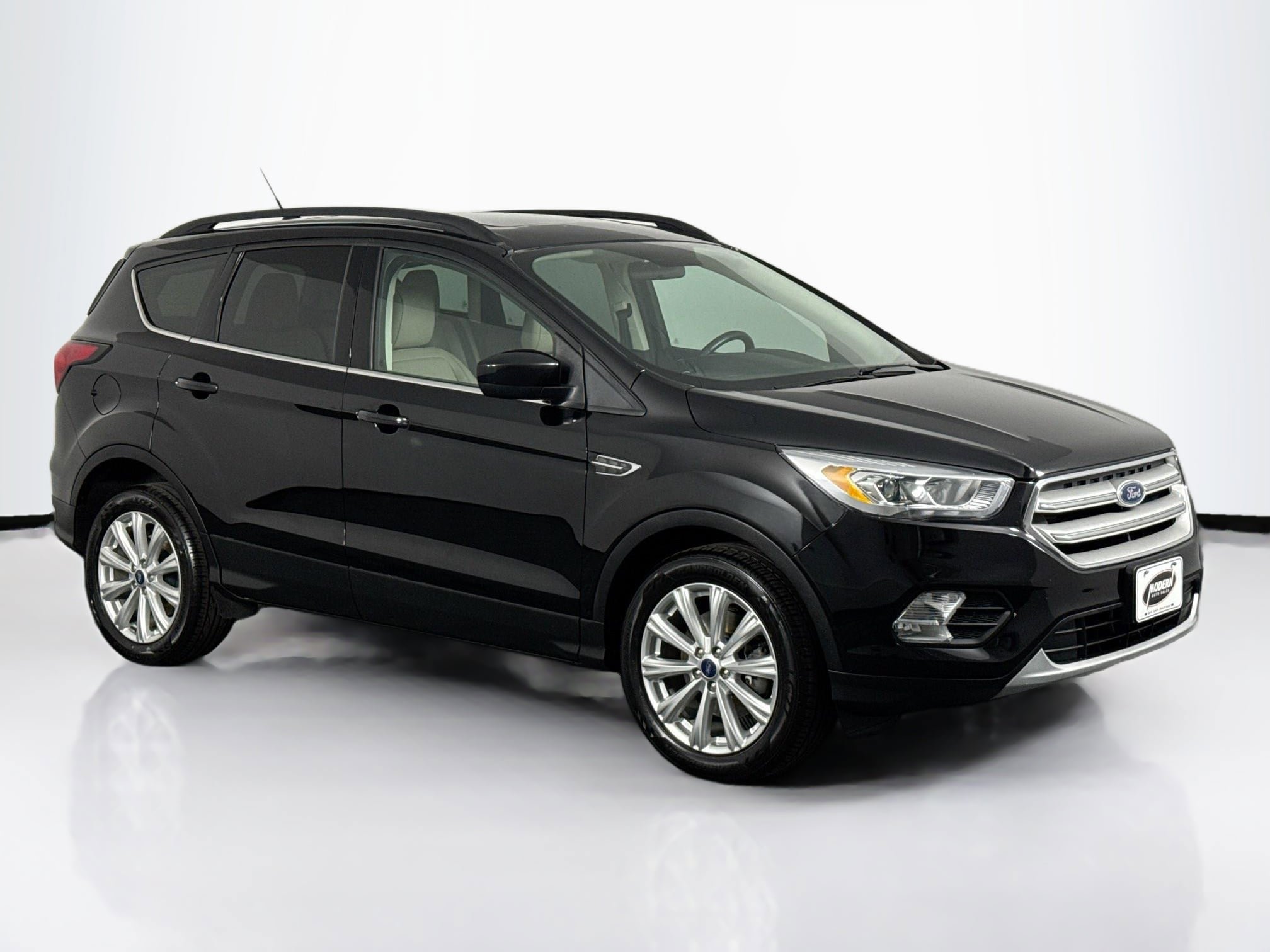 Used 2019 Ford Escape SEL AWD/4WD image 2