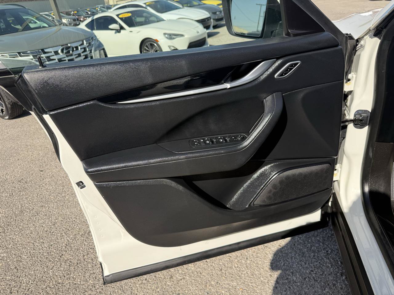 Used 2018 Maserati Levante AWD/4WD image 14
