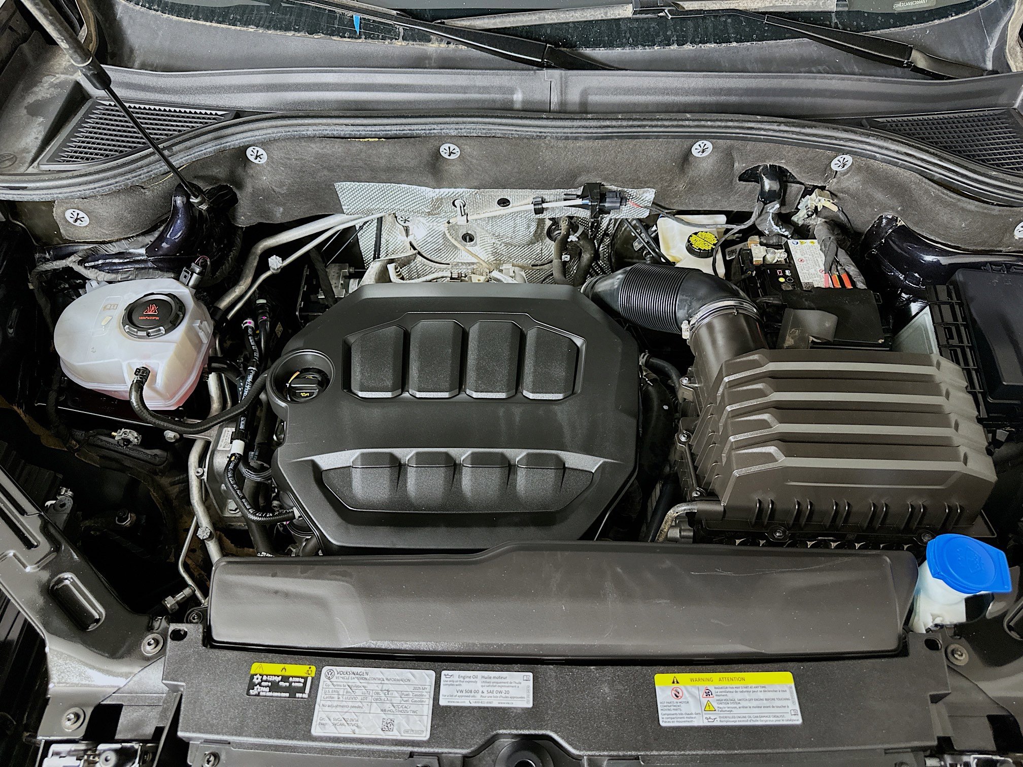 Used 2025 Volkswagen Atlas Cross Sport SE image 32