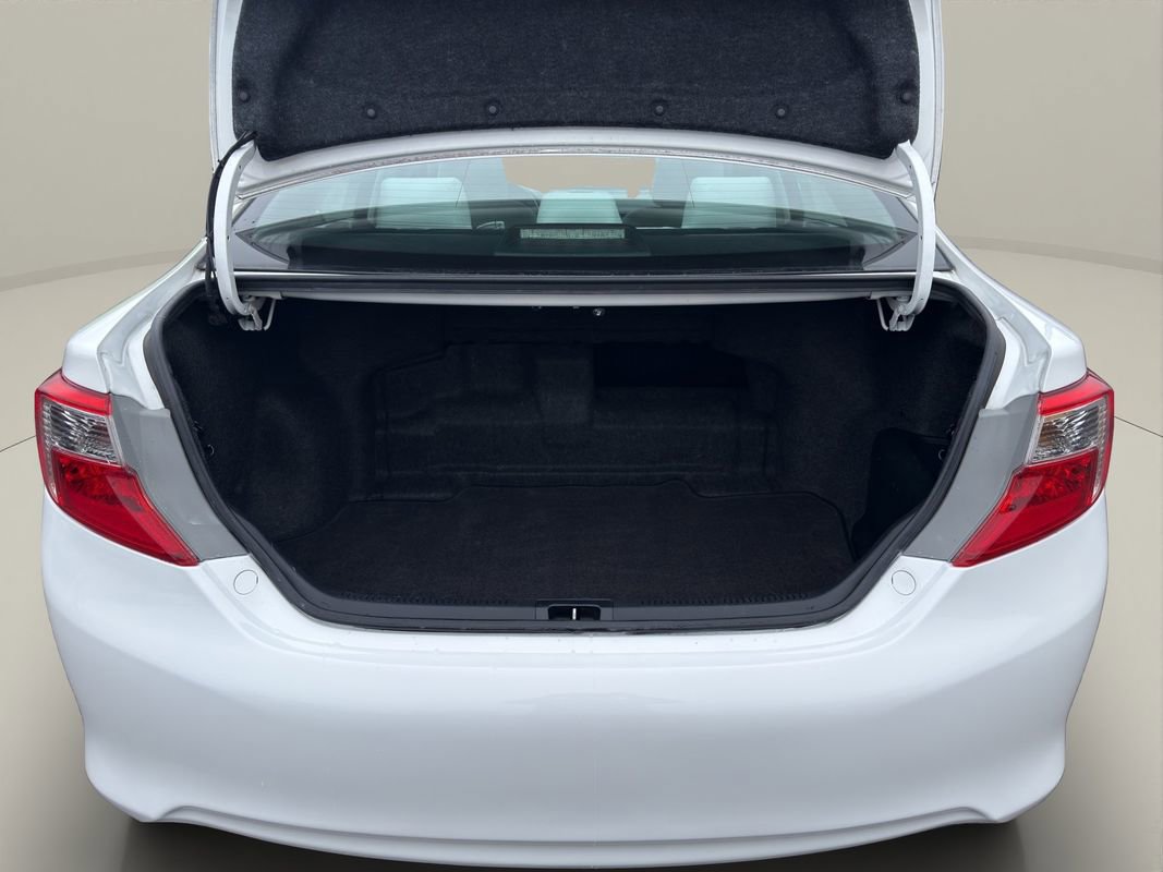 Used 2013 Toyota Camry LE image 20