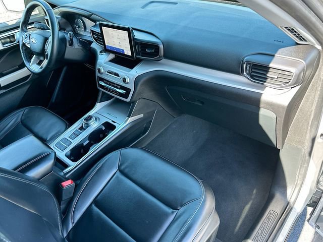 Used 2024 Ford Explorer XLT w/ Equipment Group 202A image 28