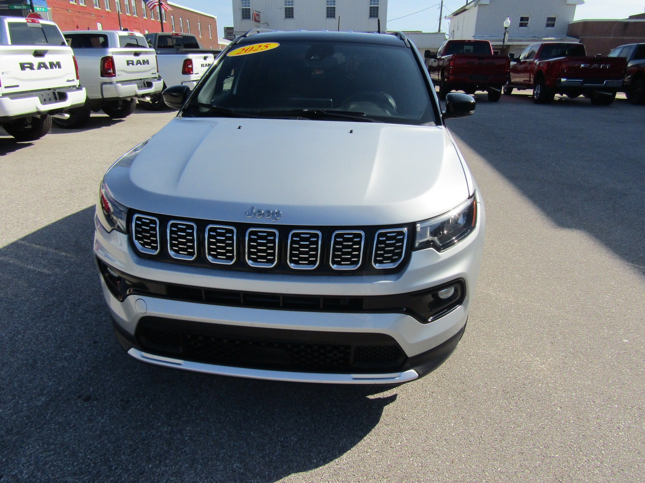 Used 2025 Jeep Compass Limited AWD/4WD image 8