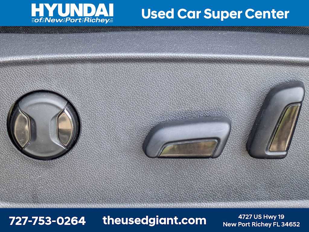 Used 2025 Volkswagen Jetta SE image 20