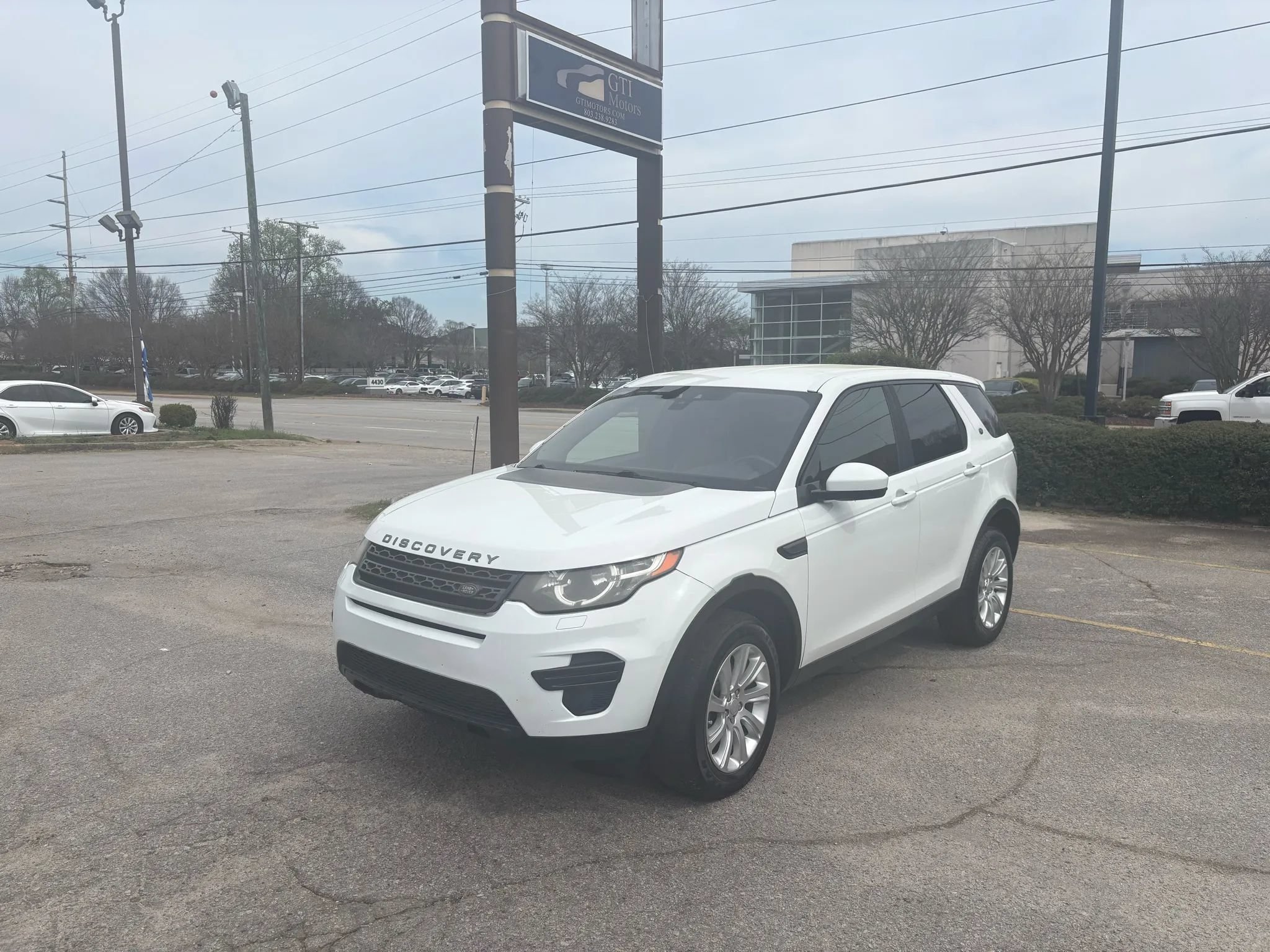 Used 2016 Land Rover Discovery Sport SE AWD/4WD image 1