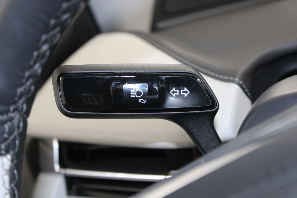 New 2026 Lincoln Navigator Premier AWD/4WD image 42