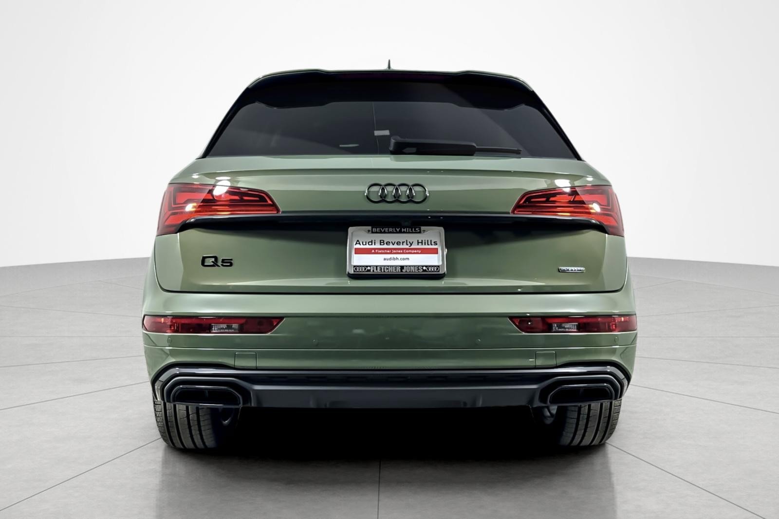 Used 2023 Audi Q5 e Premium Plus w/ Premium Plus Package image 4