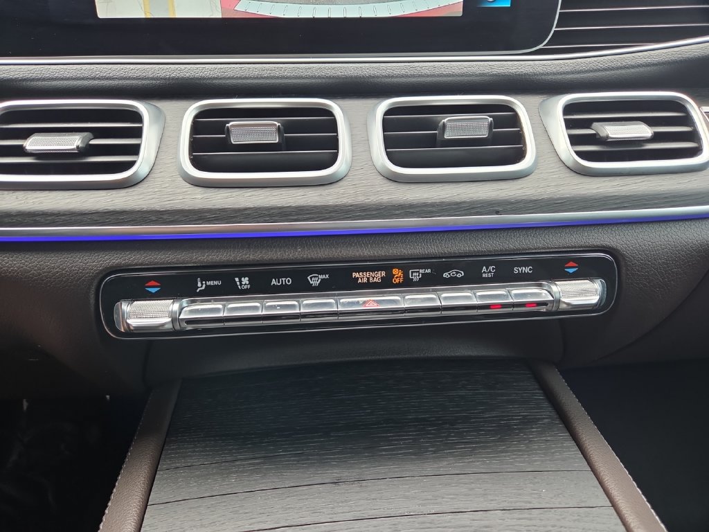 Used 2021 Mercedes-Benz GLE 350 4MATIC image 18