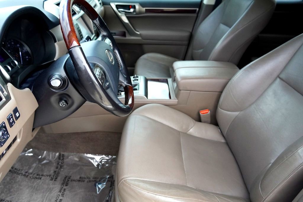 Used 2017 Lexus GX 460 image 11