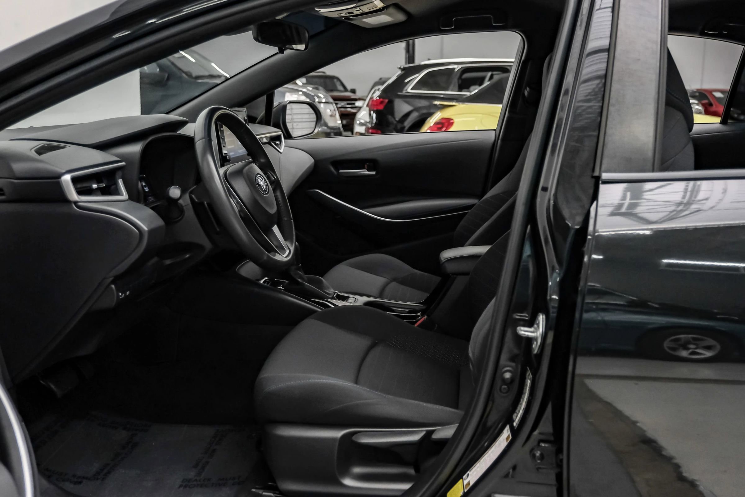 Used 2021 Toyota Corolla SE image 3
