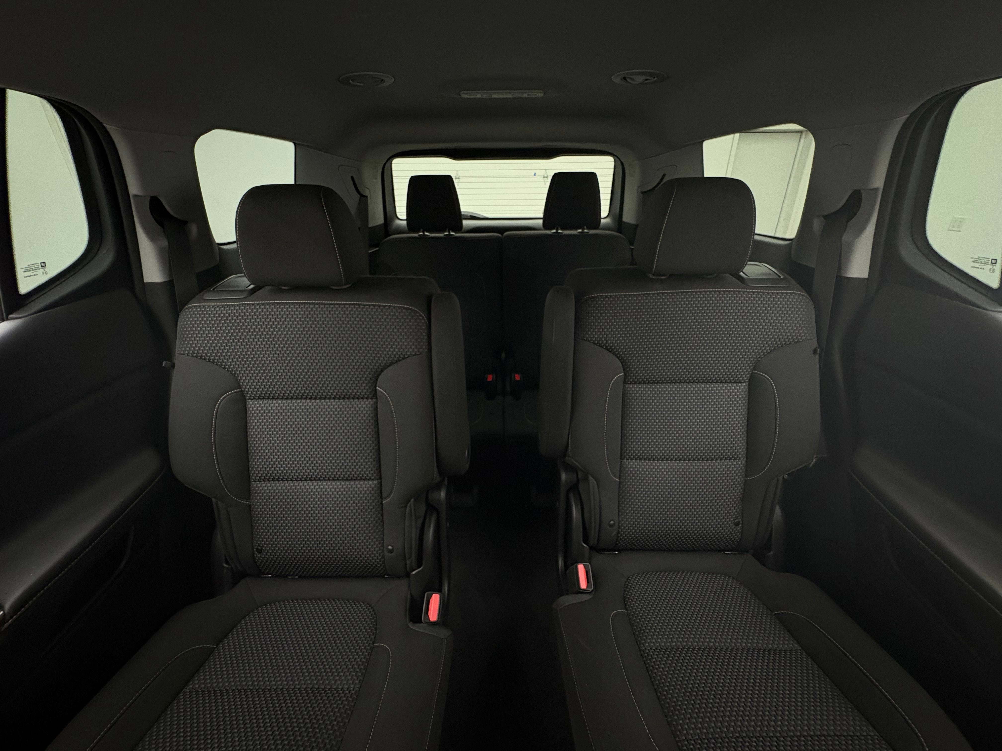 Used 2023 GMC Acadia SLE FWD image 35